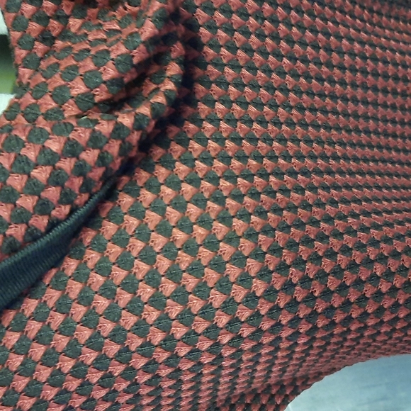 Redl and Black Tunic Top - Picture 3 of 3